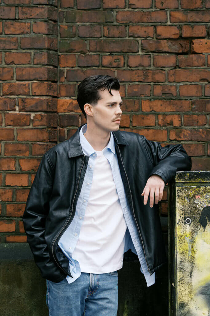 Taper Flow hiustyyli sivulta kauempaa 2026 – Miesten hiustrendit – GROOM Parturit