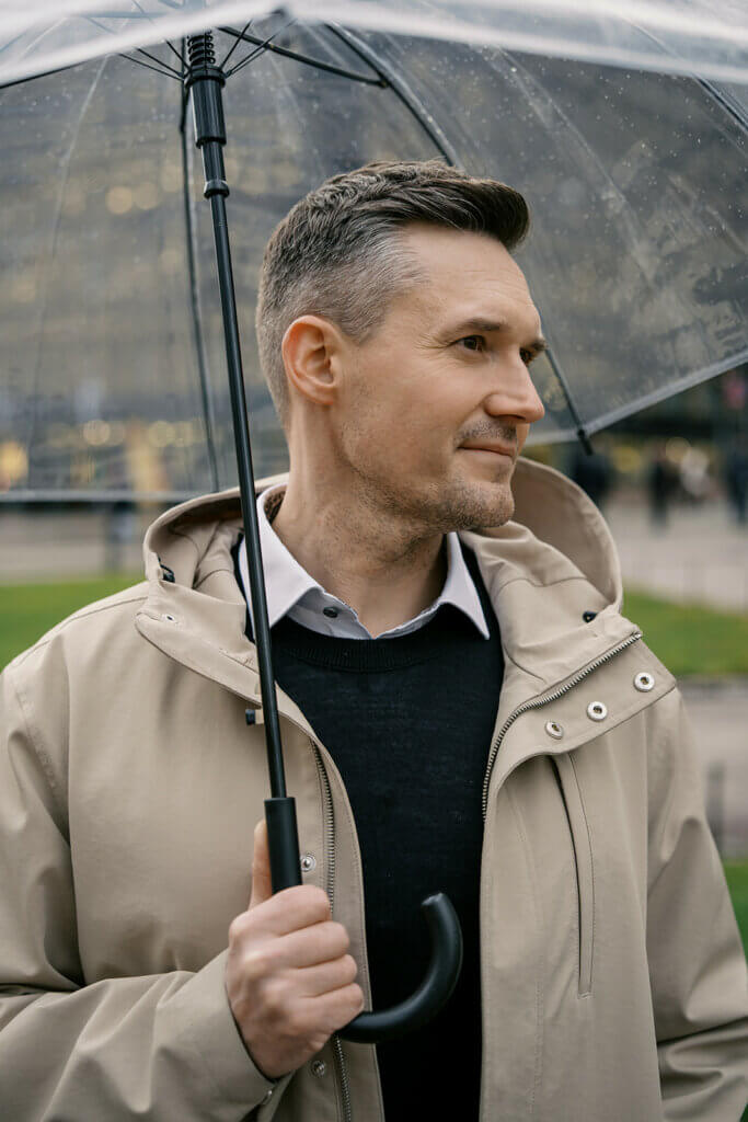 40v miesten lyhyempi klassinen hiustyyli sivulta 2026 – Miesten hiustrendit – GROOM Parturit