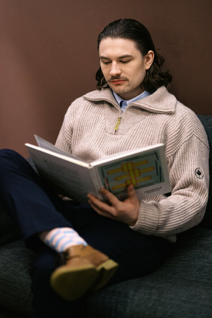 Sliipattu Surf flow hiustyyli edestä 2026 – Miesten hiustrendit – GROOM Parturit