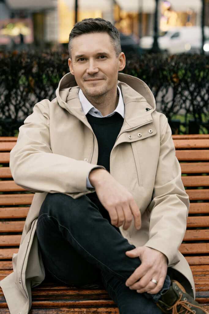 Lyhyempi klassinen hiustyyli 2026 – Miesten hiustrendit – GROOM Parturit